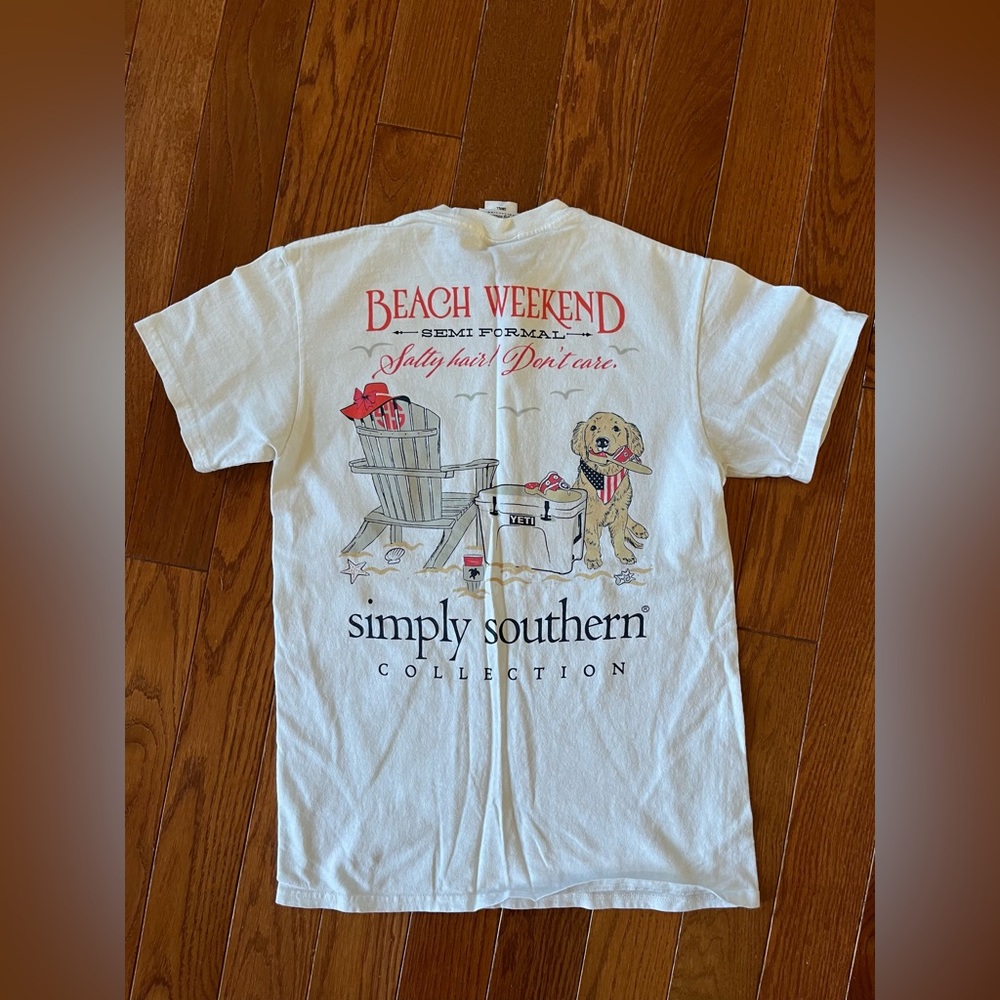 Never worn. Simply Southern white t shirt.